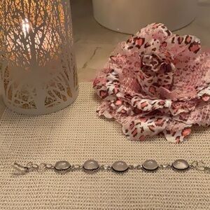 NATURAL ROSE QUARTZ GEMSTONE WITH 925 SILVER PLATED BRACELET